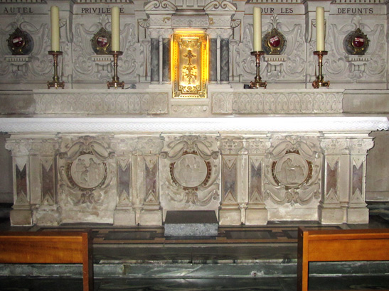 Basilique de Sainte-Anne-d'Auray : autel du Saint-Sacrement