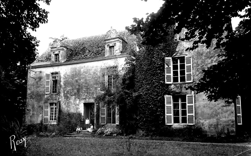Manoir de Crvy  Sainte-Reine-de-Bretagne ((anciennement en Bretagne).