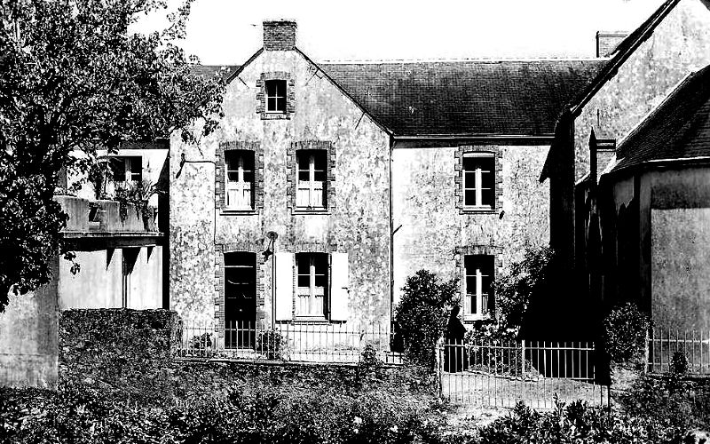 Maison hospitalire  Sainte-Reine-de-Bretagne ((anciennement en Bretagne).