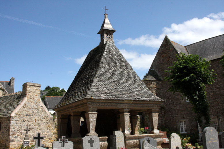 Saint Jean du Doigt (Bretagne) : église