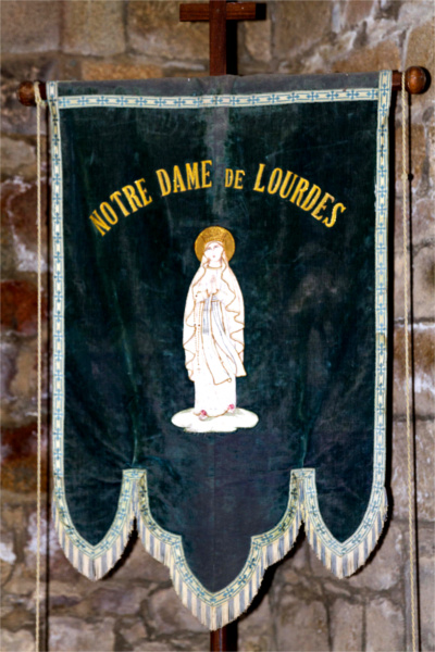 Bannière de l'église de Saint-Jean-du-Doigt (Bretagne).
