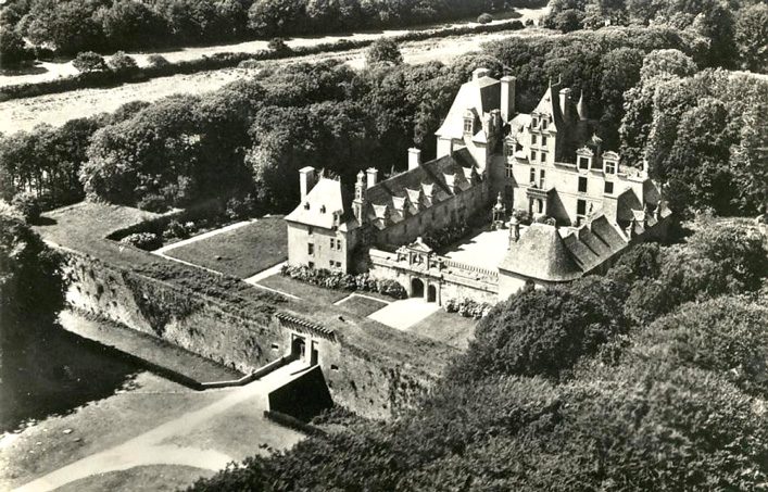 Saint-Vougay (Bretagne) : chteau de Kerjean.