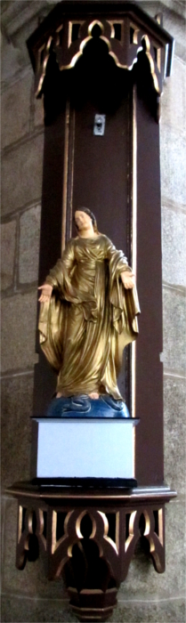 L'glise de Santec (Bretagne) : statue.