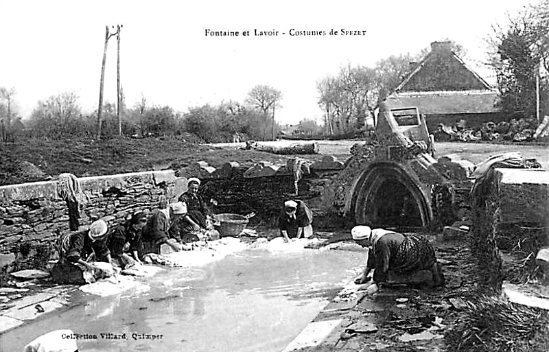 Fontaine de Spzet (Bretagne).