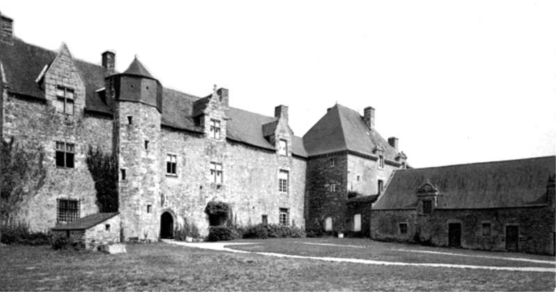 Château de Plessis-Josso à Theix (Bretagne).