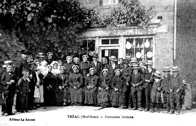 Costumes de Tral (Bretagne).