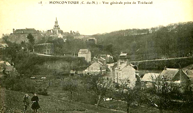 Ville de Trédaniel (Bretagne).