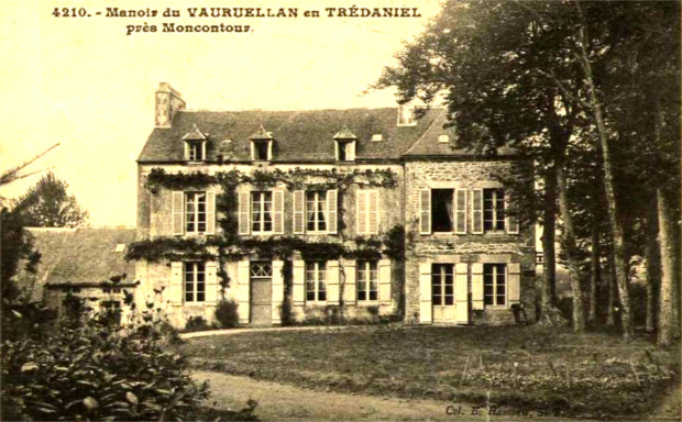 Ville de Trédaniel (Bretagne) : château de Vauruellan.