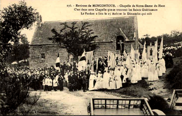 Ville de Trdaniel (Bretagne) : chapelle Notre-Dame du Haut.