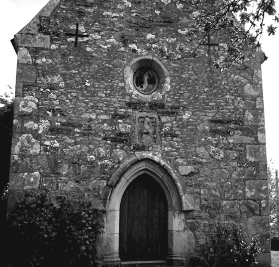 Trédarzec (Bretagne) : la chapelle Saint-Nicolas de Kerhir.