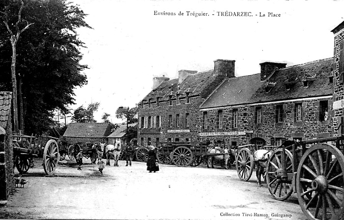 Trédarzec (Bretagne) : le bourg.