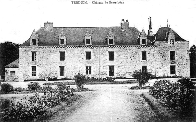 Château de Beauchêne à Trédion (Bretagne).