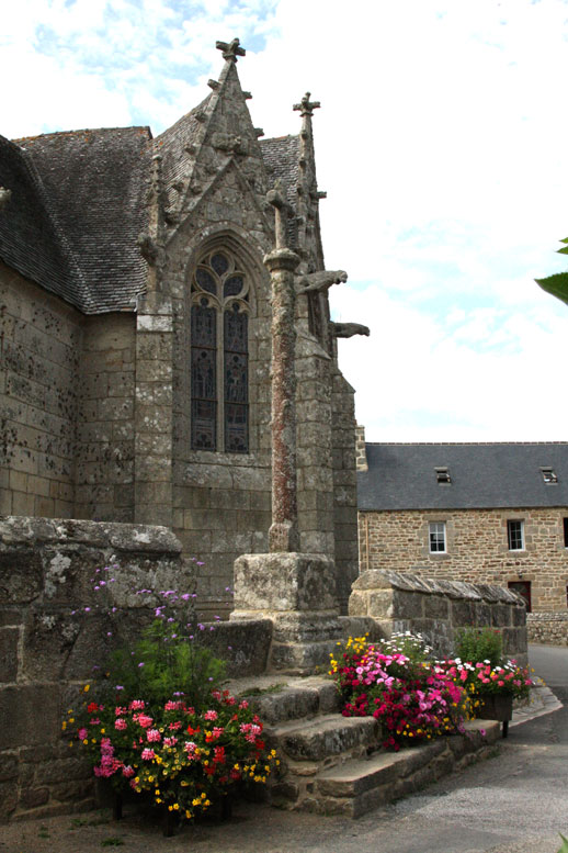 Trédrez-Locquémeau : église Notre-Dame de Trédrez (en Bretagne)