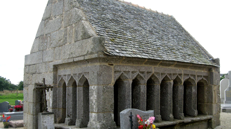 Trdrez-Locqumeau : glise Notre-Dame de Trdrez (en Bretagne)