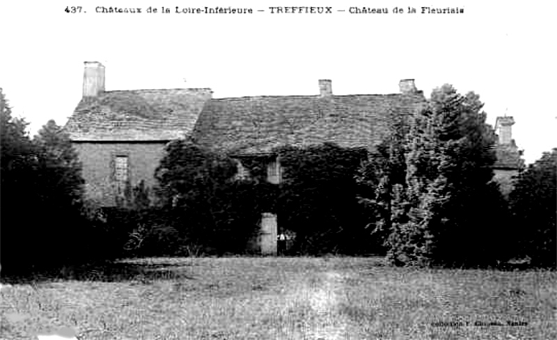 Manoir de la Fleuriais à Treffieux (anciennement en Bretagne).