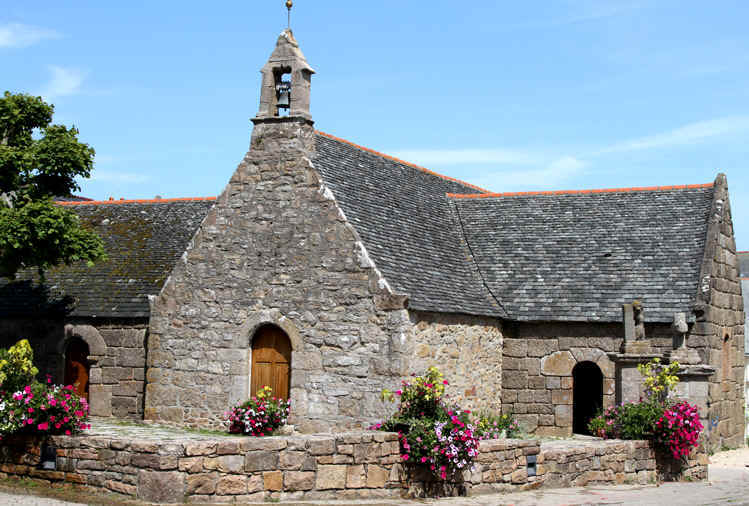 La chapelle Sainte-Anne des Rochers  Trgastel, en Bretagne