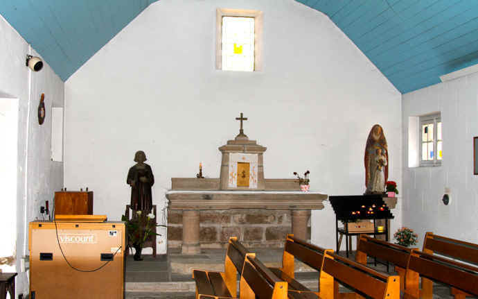 La chapelle Sainte-Anne des Rochers  Trgastel, en Bretagne
