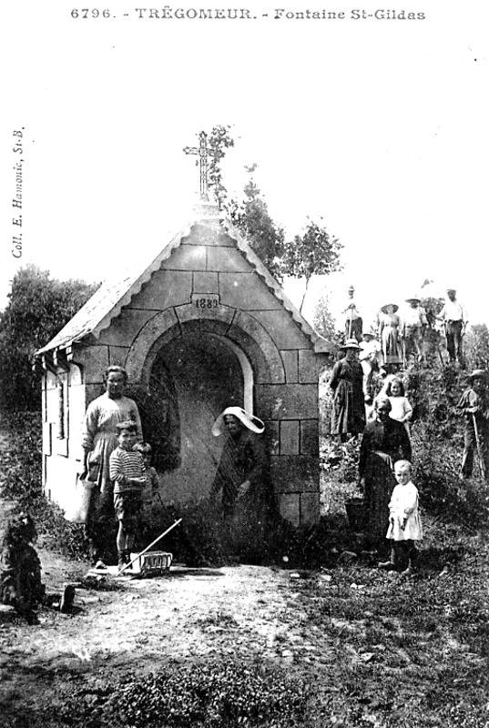 Ville de Trgomeur (Bretagne) : fontane Saint-Gildas.