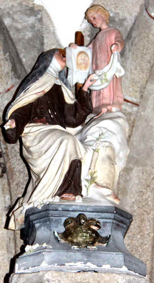 Statue de l'glise Saint-Brandan  Trgrom, en Bretagne