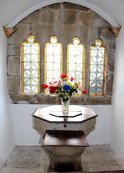 Eglise de croix de l'glise Saint-Brandan  Trgrom, en Bretagne