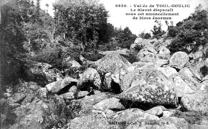 Trmargat (Bretagne) : valle de Toul-Goulic.