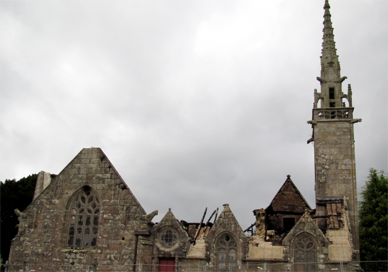 Eglise de Trmel, incendie le 21 juin 2016.