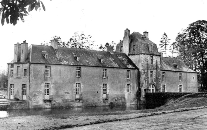 Pleslin-Trigavou (Bretagne) : chteau du Bois de la Motte.