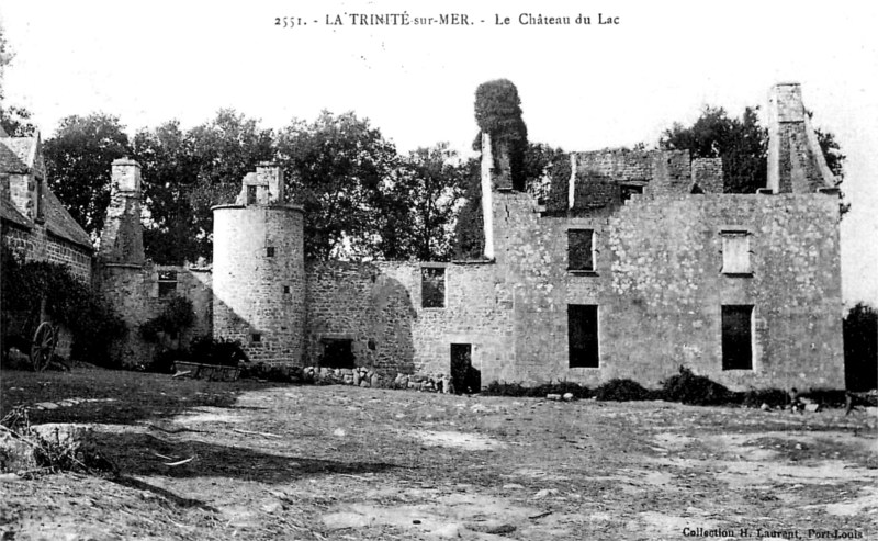 Chteau du Laz ou Latz   la Trinit-sur-Mer (Bretagne).