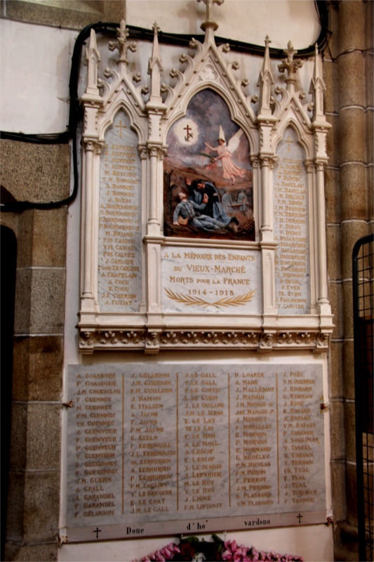 Monument aux morts de l'glise du Vieux-March (Bretagne).