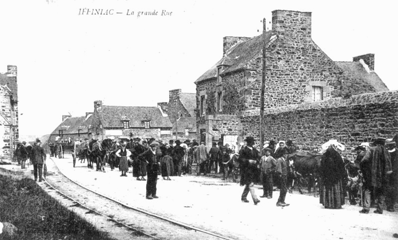 Ville d'Yffiniac (Bretagne).