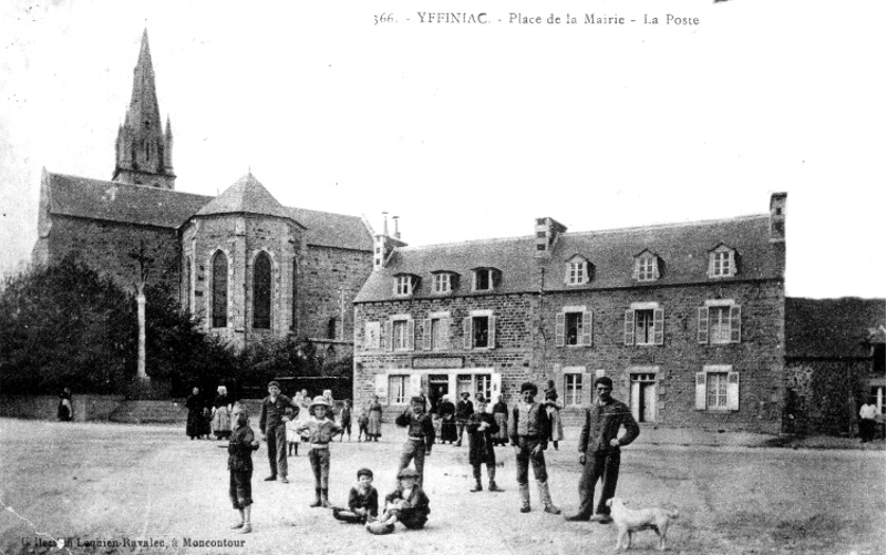 Ville d'Yffiniac (Bretagne).