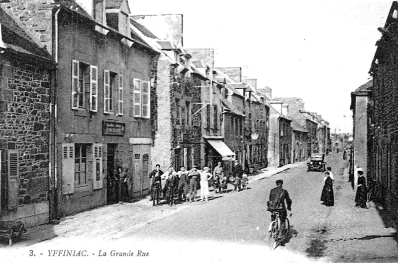 Ville d'Yffiniac (Bretagne).